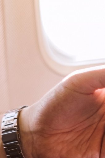 how-to-avoid-hefty-air-sea-mobile-satellite-charges